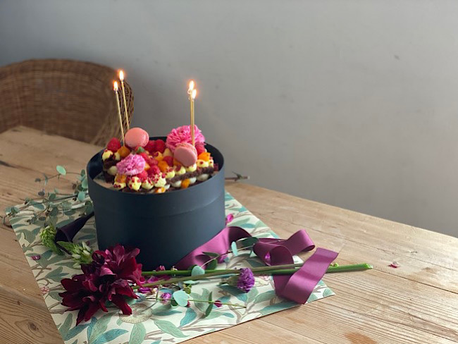 Flower letter cakeのオーダーケーキ